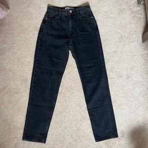Black mom jeans in a size 2 from Zara for sale!